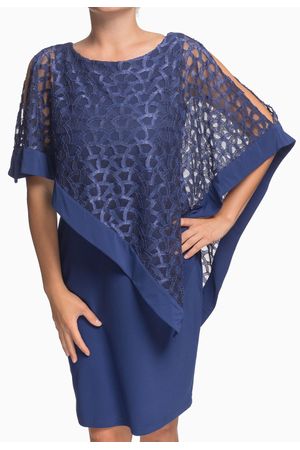 VESTIDO CON PONCHO DE ENCAJE